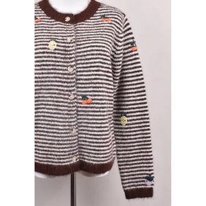 QNUZ CARDIGAN MED STRIBER OG BRODERI BRUN
