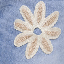 Indlæs billede til gallerivisning MARTA JEANS MED BLOMSTER 1801 BLUE
