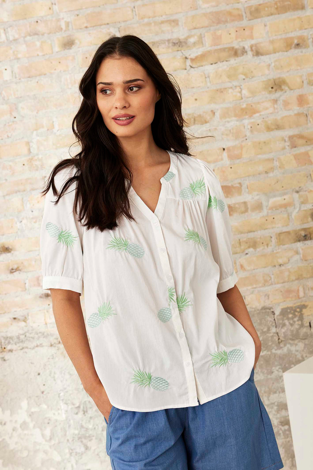 IN FRONT BLOUSE ARIEL OFF WHITE/ GRØNNE ANANAS
