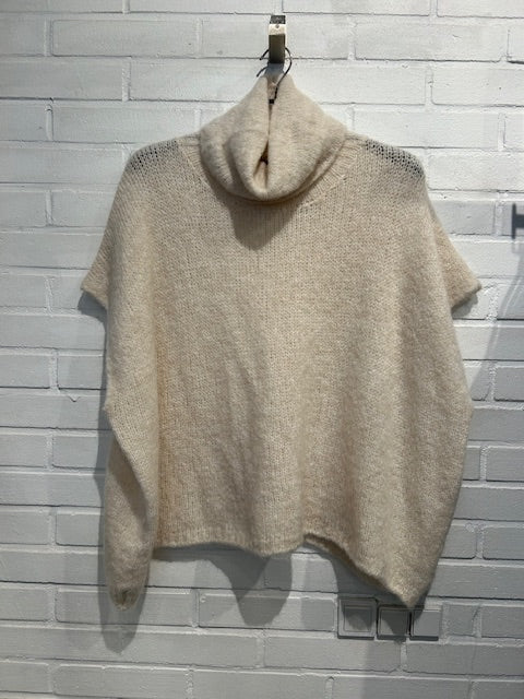 QNUZ HIGH NECK BLOUSE RÅ HVID