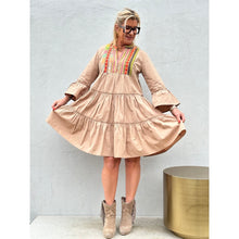 Indlæs billede til gallerivisning GASPAR HAWAII SHORT DRESS SAND
