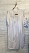 Indlæs billede til gallerivisning HUMBLE TYRA DRESS WHITE
